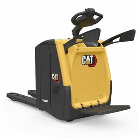 Paletovací vozík Cat® NPV lze použít pro nakládání / vykládání, vnitřní přepravu a manipulaci se všemi typy nosičů nákladu.
