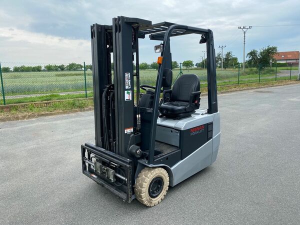 NISSAN 1N1L15Q (1556)